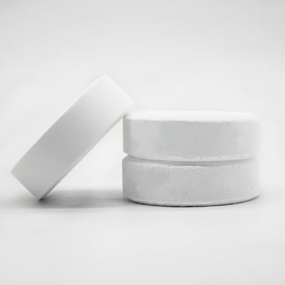 Hóa chất TCCA Axit trichloroisocyanuric 90% Có sẵn Viên nén Clo trong Hồ bơi